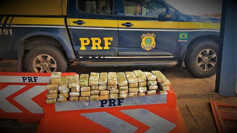 Motorista é preso pela PRF com 68 kg de maconha que tinha como destino Barra do Garças