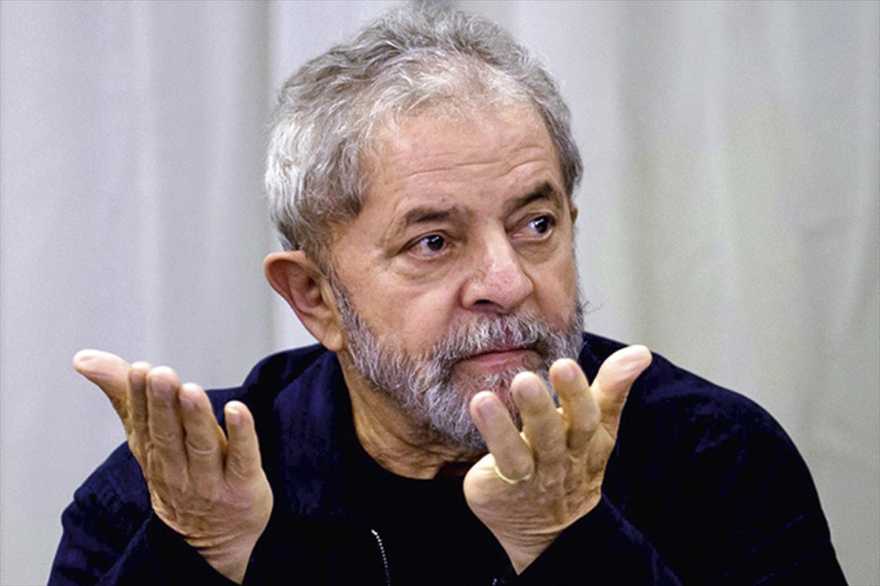 'Minha cabeça não tem tempo para pensar em candidatura de 2022', diz Lula