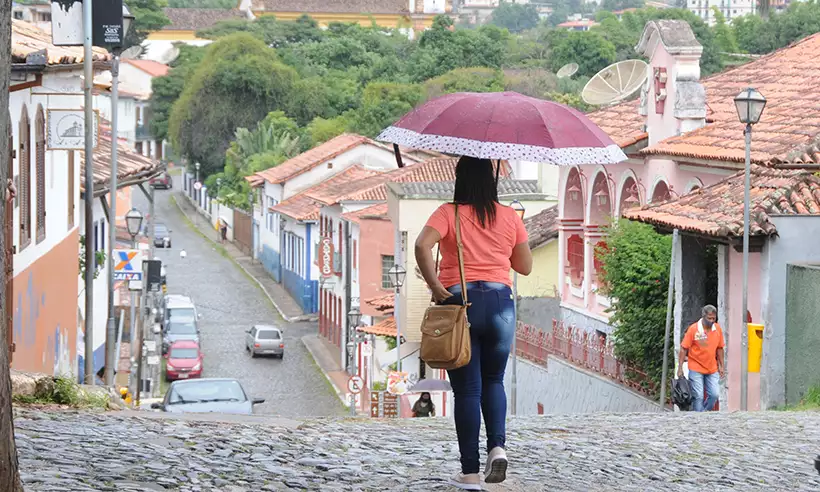 Pandemia impõe semana santa de silêncio em cidades históricas