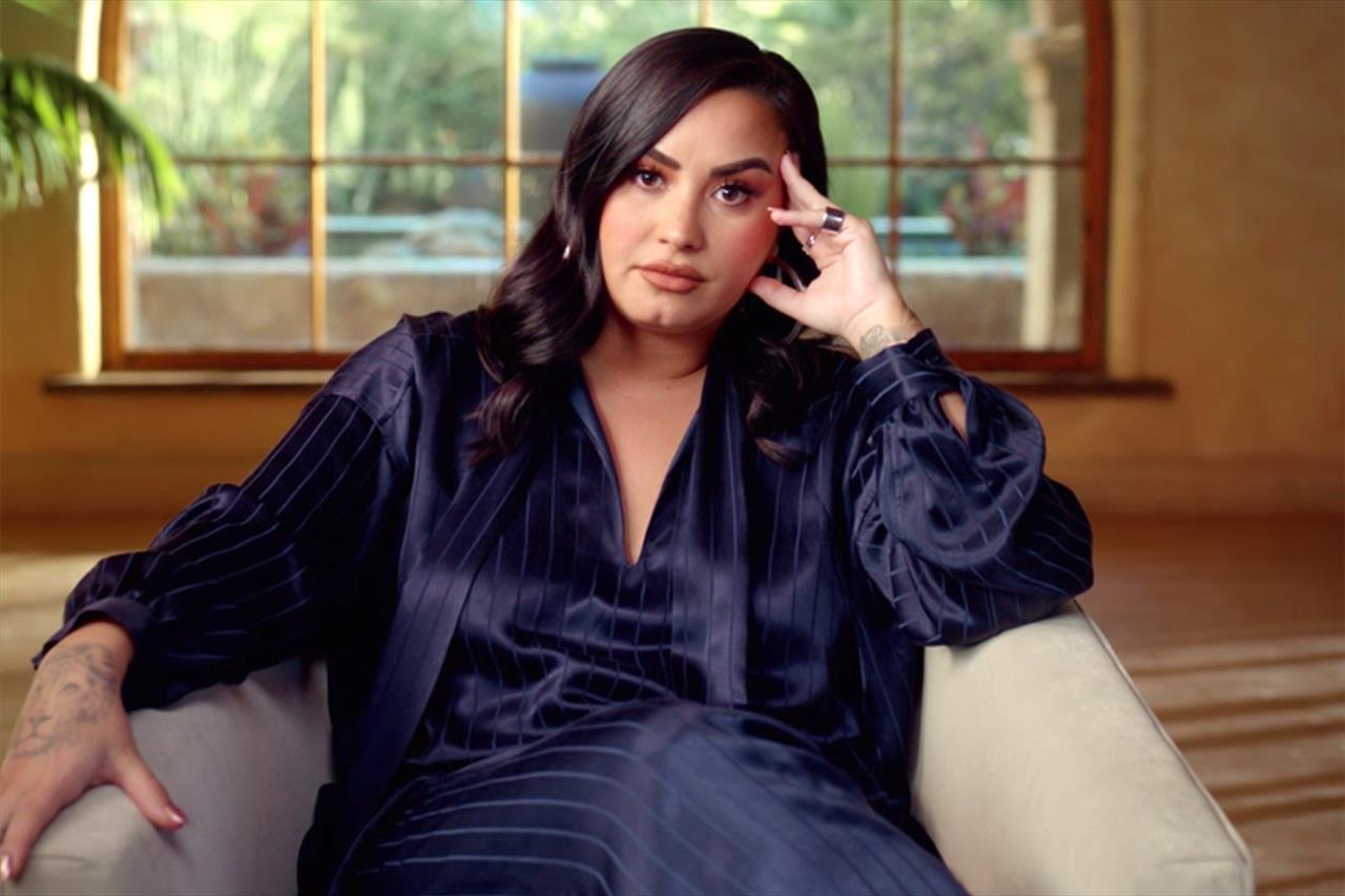 Em documentário, Demi Lovato fala sobre sua vida antes e depois de overdose