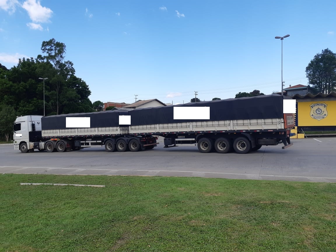 PRF prende carreteiro embriagado em Mafra, na BR 116