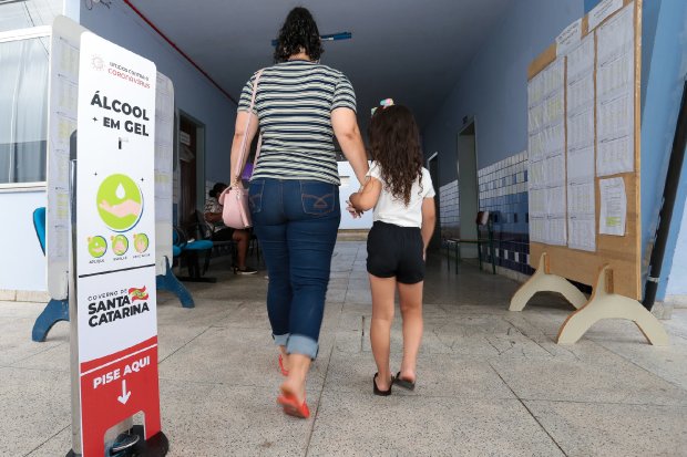 Rede estadual de ensino realiza pré-matrícula on-line para novos alunos nesta quarta e quinta-feira