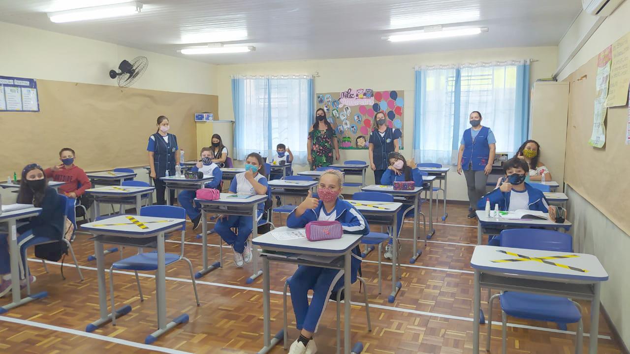 Primeira semana de volta às aulas em Rio Negro