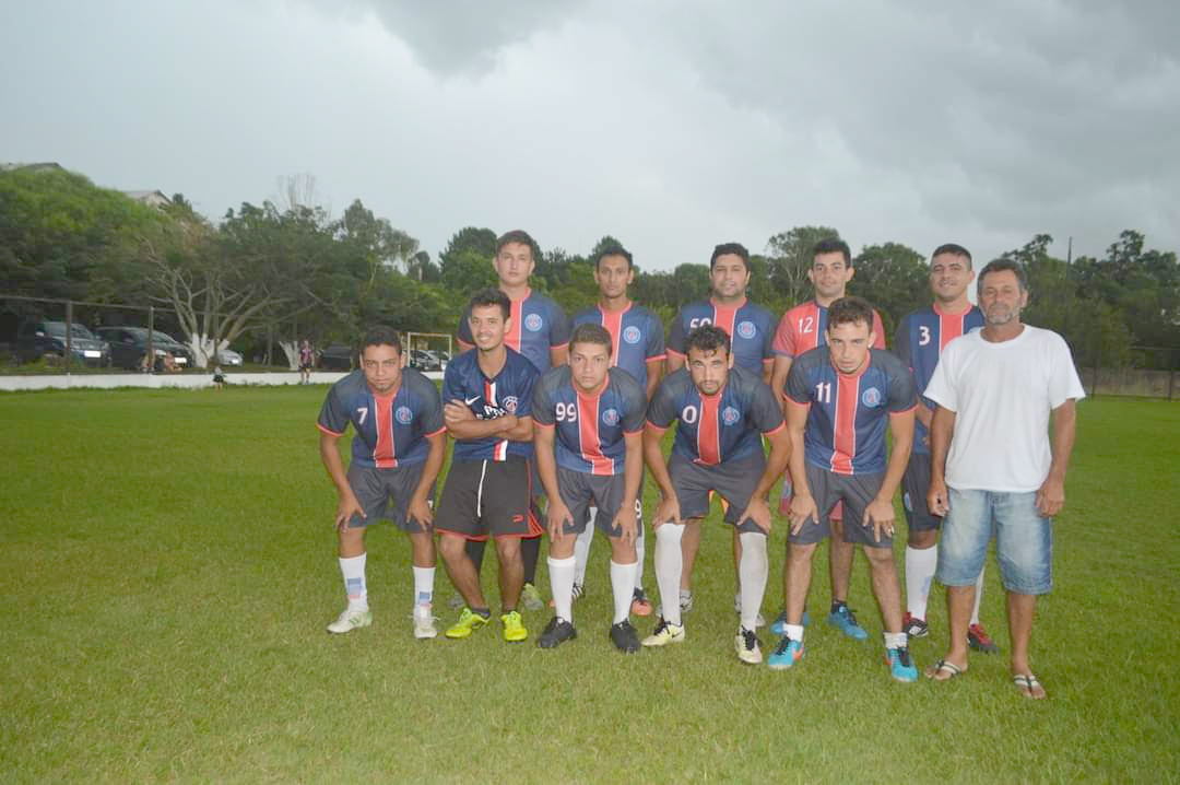 PSG de Rio Negro campeão do 1º Torneio de Futebol Suíço no campo do Peri