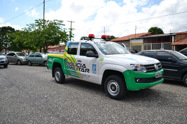 Criminosos rendem sargento da PM na porta de casa