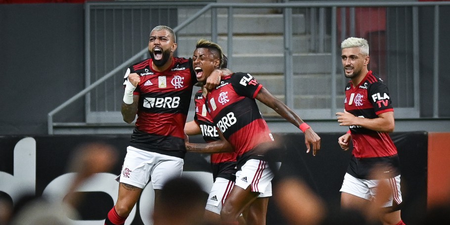 Flamengo derrota o Palmeiras e sobe para o terceiro lugar