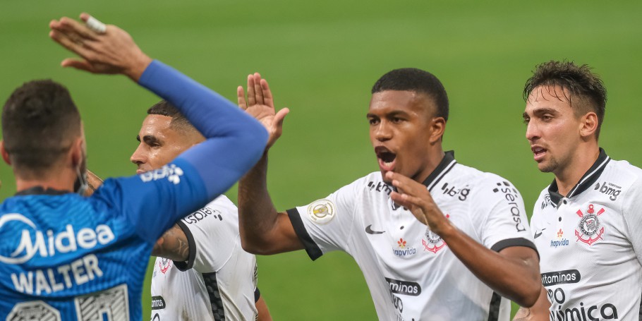 De virada, Corinthians derrota o Ceará e sobe na tabela