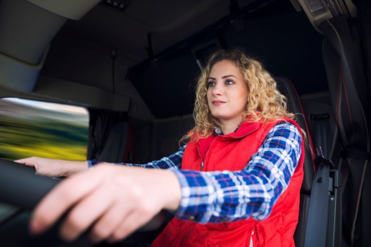 Mercedes-Benz lança promoção que vai custear 30 CNH 