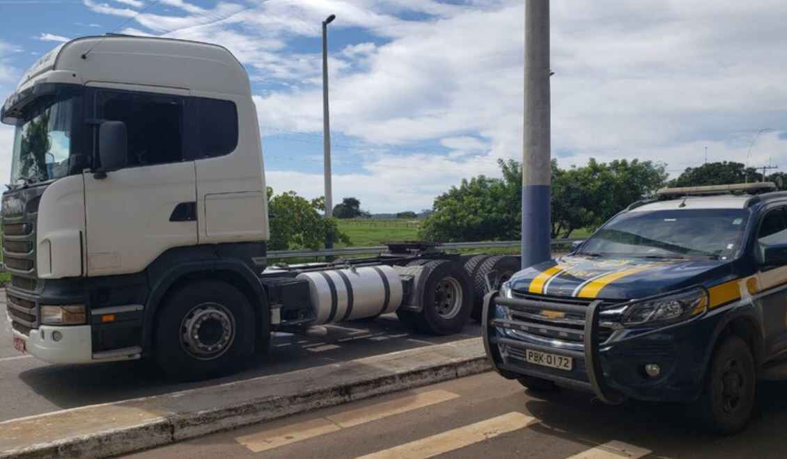 PRF recupera em Morrinhos (GO) caminhão roubado em Minas gerais